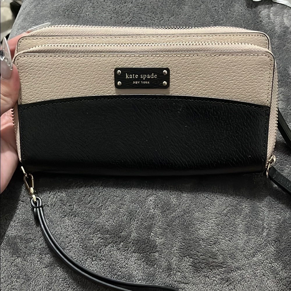 Kate Spade Black and Tan Wristlet